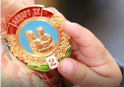 ""ЭХИЙН АЛДАР" ОДОН АВАХ ШААРДЛАГА ХАНГАСАН ЭХЧҮҮДИЙН АНХААРАЛД