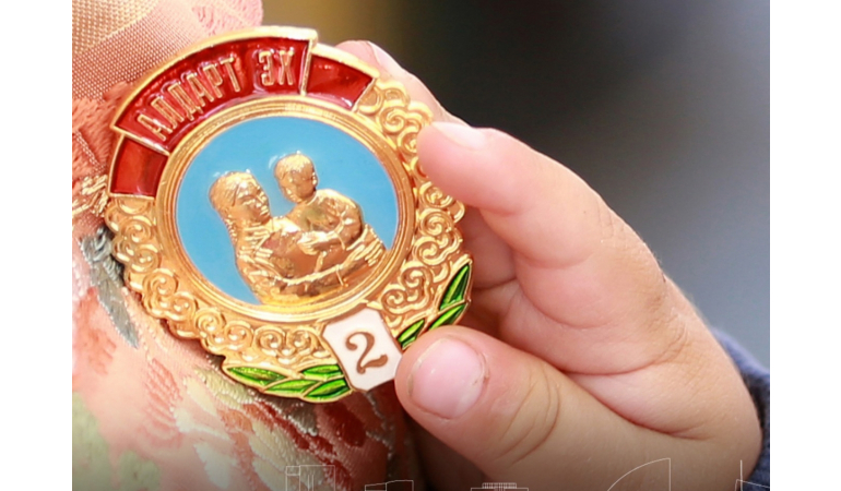 ""ЭХИЙН АЛДАР" ОДОН АВАХ ШААРДЛАГА ХАНГАСАН ЭХЧҮҮДИЙН АНХААРАЛД